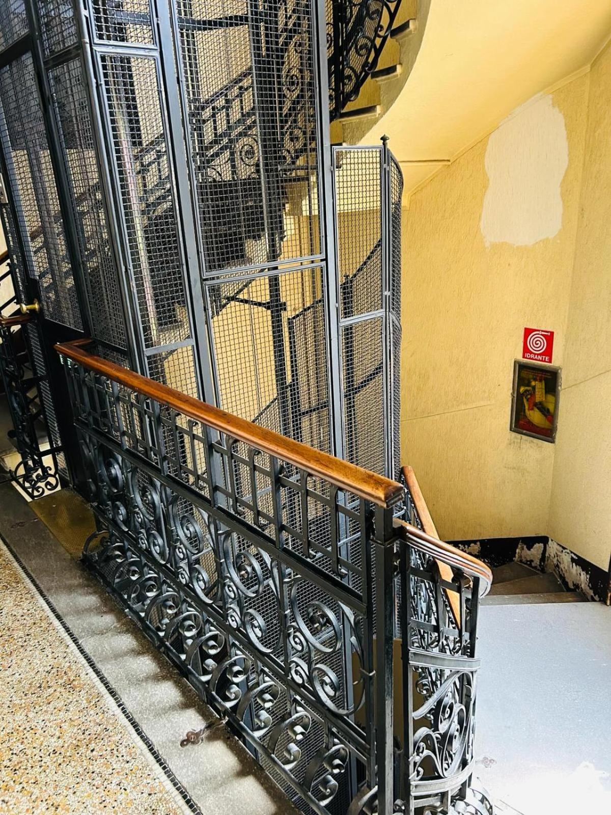 Hostel Boutique Milan Bagian luar foto